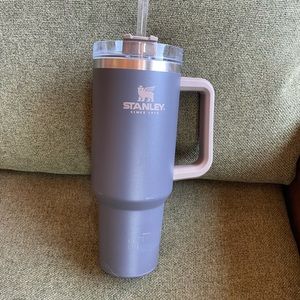Stanley 40oz quencher